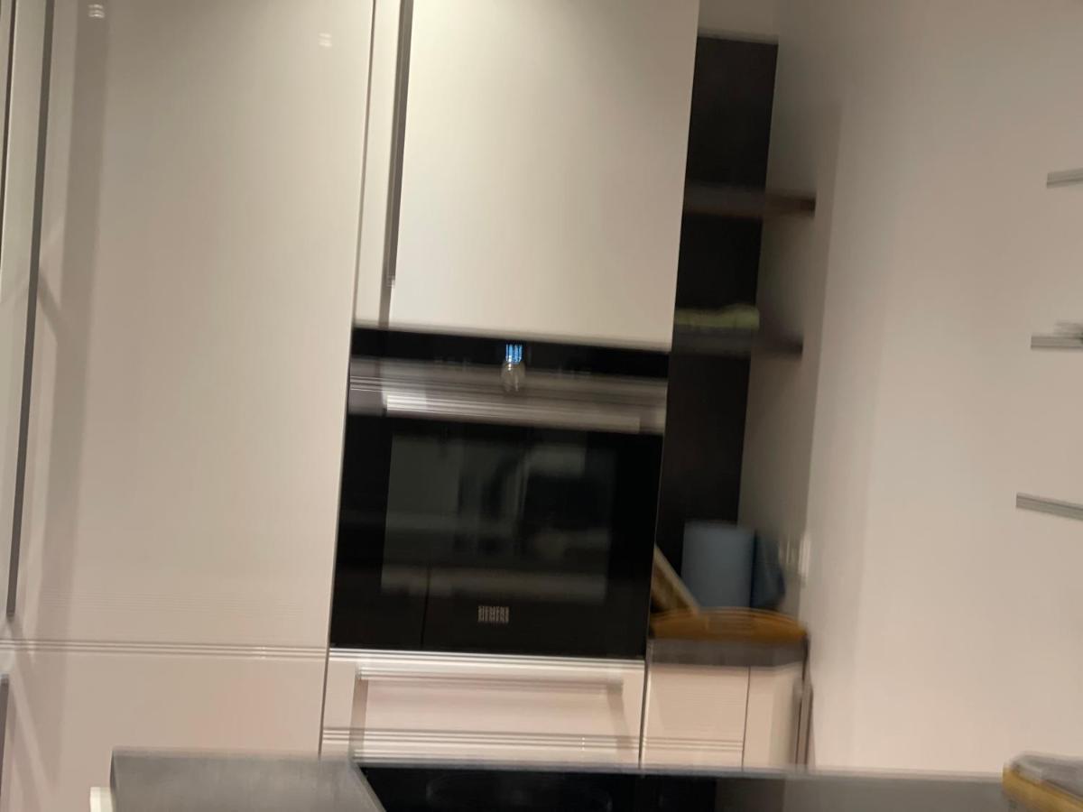 Klein Apartment *
